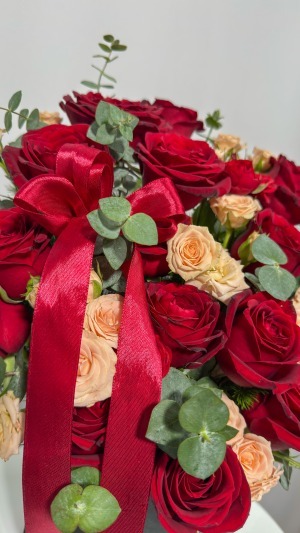 باکس مشکی یاقوت
