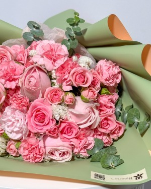 دسته گل نغمه صورتی