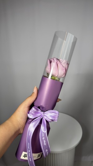 تک شاخه رز همراه