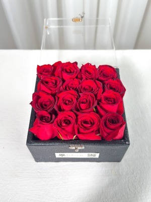 باکس رز قرمز 16 شاخه چرمی