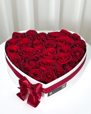 باکس قلب رز 30 شاخه قرمز کلاسیک