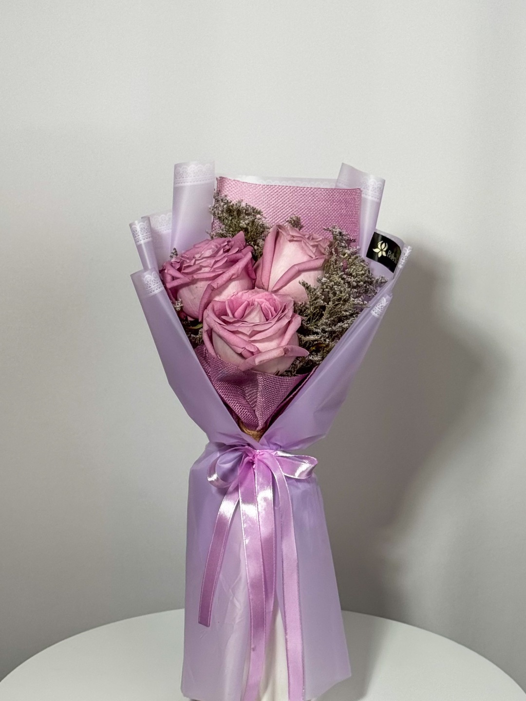 سه شاخه رز یاسی