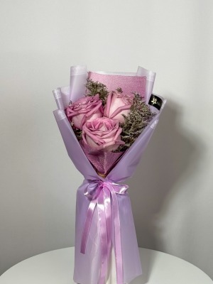 سه شاخه رز یاسی