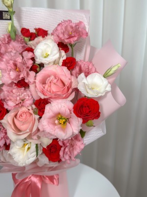 دسته گل ایستاده پینک