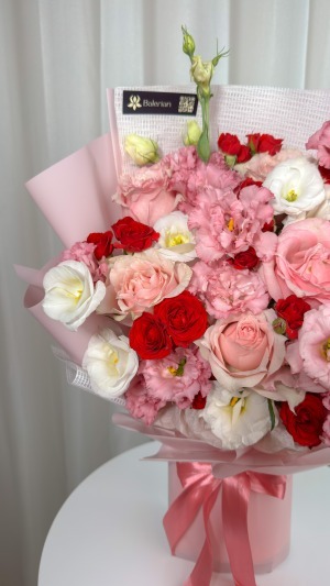 دسته گل ایستاده پینک