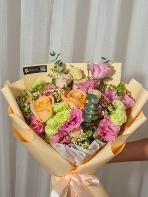 دسته گل رز هلویی