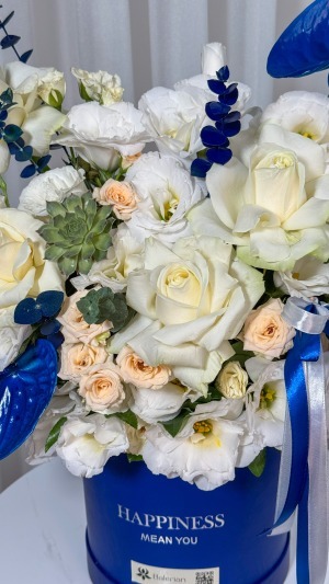 باکس گل سرمه ای رز و آنتوریوم
