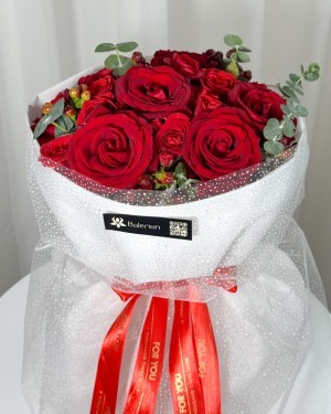 دسته گل رز قرمز نوا