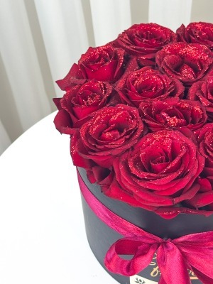 باکس گرد رز قرمز شاین