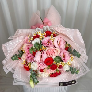 دسته گل رز و لیسیانتوس ترانه