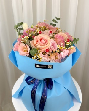 دسته گل ایستاده رز و بابونه آبیسا