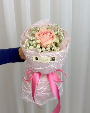 تک‌شاخه رز و ژیپسوفیلا آوا